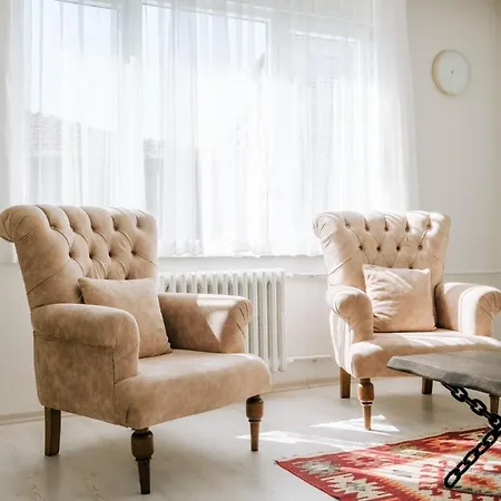Spacious Flat W Balcony 9 Min To Uskudar Coast Daire *