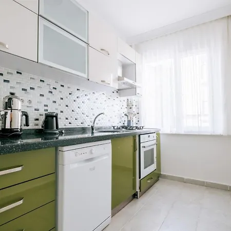 Spacious Flat W Balcony 9 Min To Uskudar Coast * İstanbul