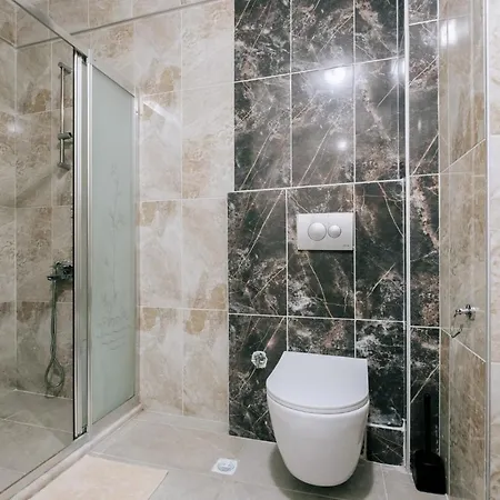 Spacious Flat W Balcony 9 Min To Uskudar Coast Daire *