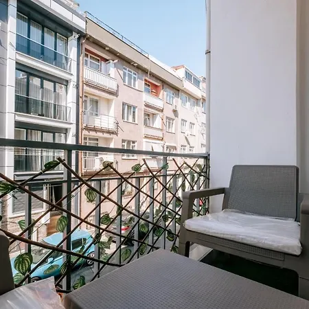 Daire Spacious Flat W Balcony 9 Min To Uskudar Coast