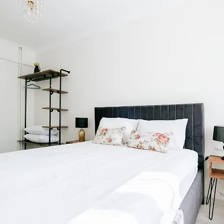 Spacious Flat W Balcony 9 Min To Uskudar Coast