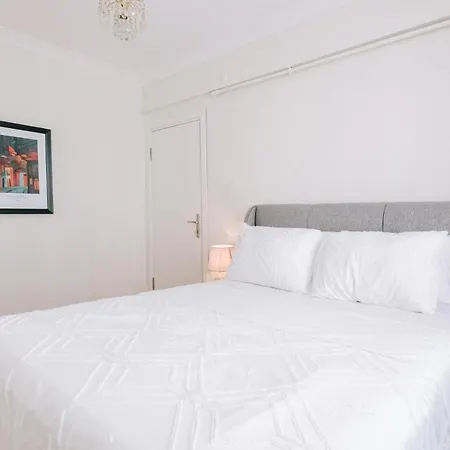 Spacious Flat W Balcony 9 Min To Uskudar Coast Apartamento