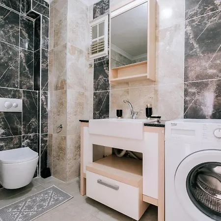 Spacious Flat W Balcony 9 Min To Uskudar Coast Istambul